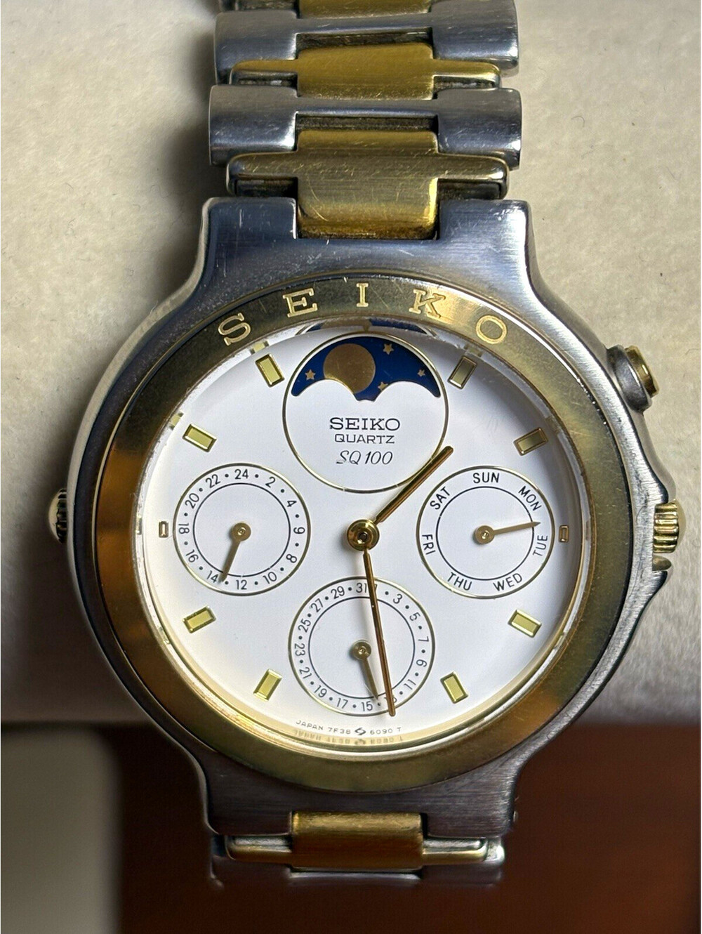 Vtg Seiko SQ100 7F38-6129 Triple Calendar Moon Phase Two-Tone Men's Watch RUNS